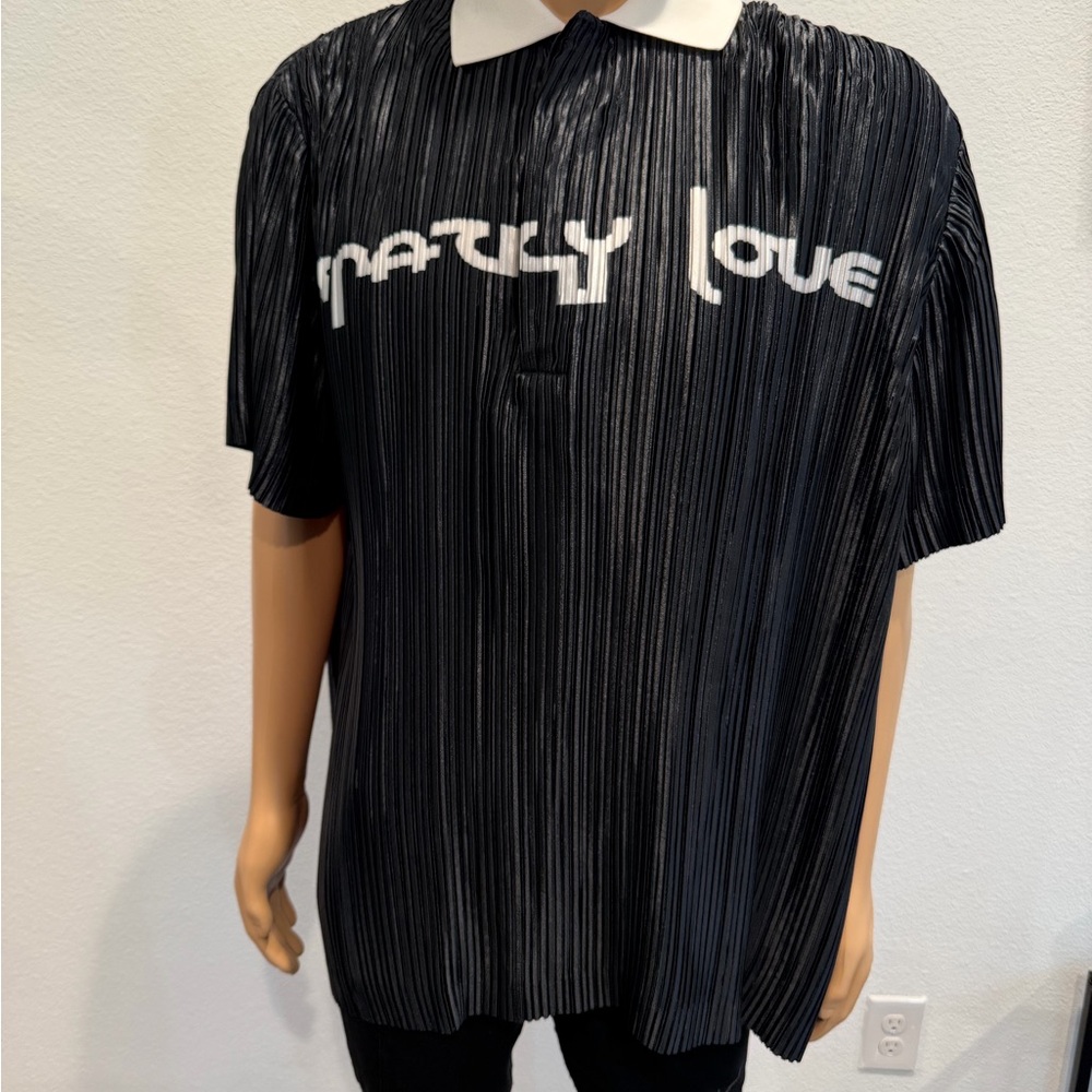 Burberry Men's Black Krazy Love Print Pleated Polo Shirt size Medium Oversize  ￼